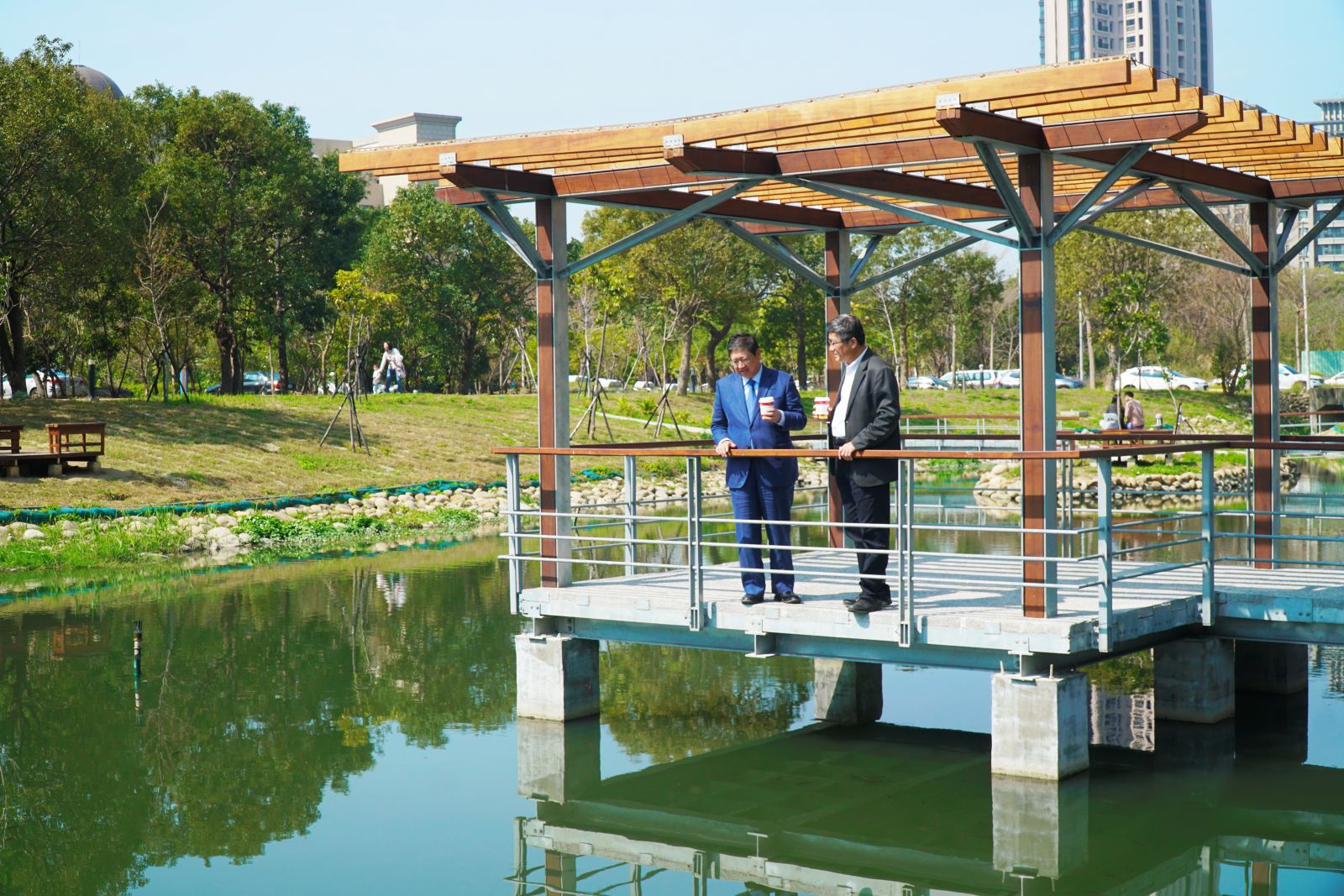 客委會主委訪視竹北東興圳景觀再造工程 肯定一期建設大成功 - https://www.watchmedia01.com