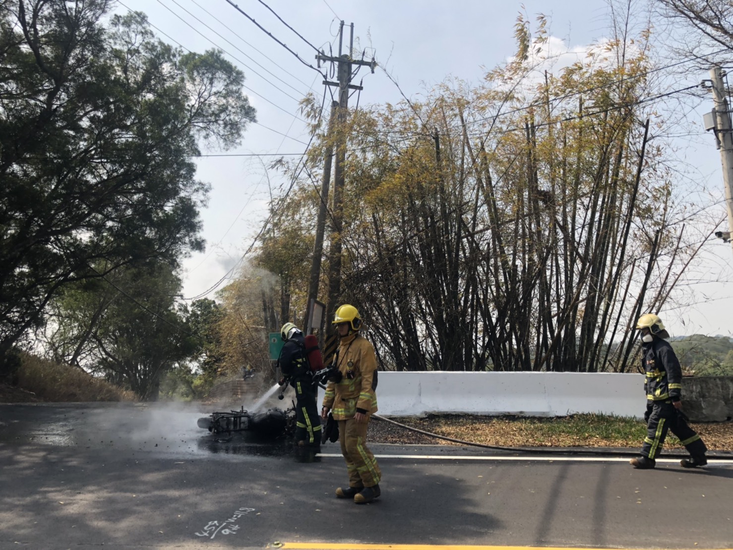 影／139線火燒車　KAWASAKI忍者400剩下骨架 - https://www.watchmedia01.com
