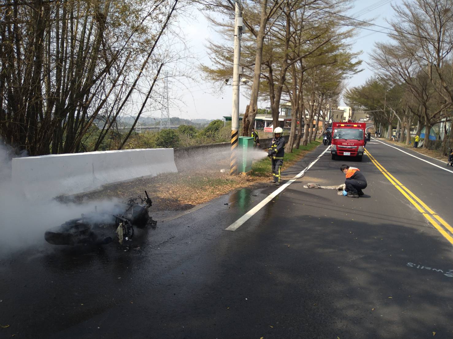 影／139線火燒車　KAWASAKI忍者400剩下骨架 - https://www.watchmedia01.com