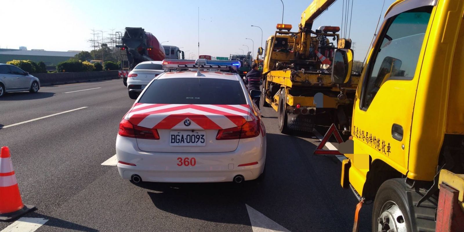 影／國道1號南下彰化路段四車連環追撞　車流嚴重回堵 - https://www.watchmedia01.com