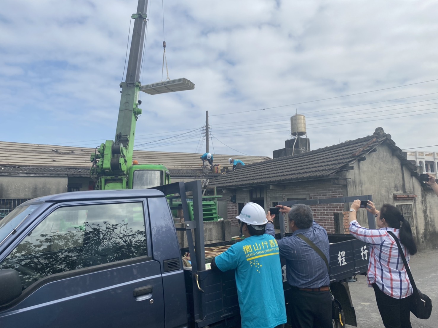影／獨老居「漏（樓）仔厝」　衡山行善團助翻修破屋 - https://www.watchmedia01.com