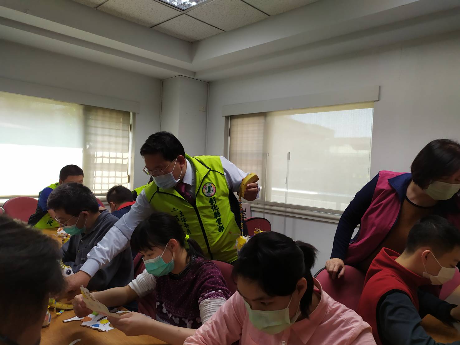 影／元宵就是要提燈籠　溫馨伴慈愛院童摺燈籠 - https://www.watchmedia01.com