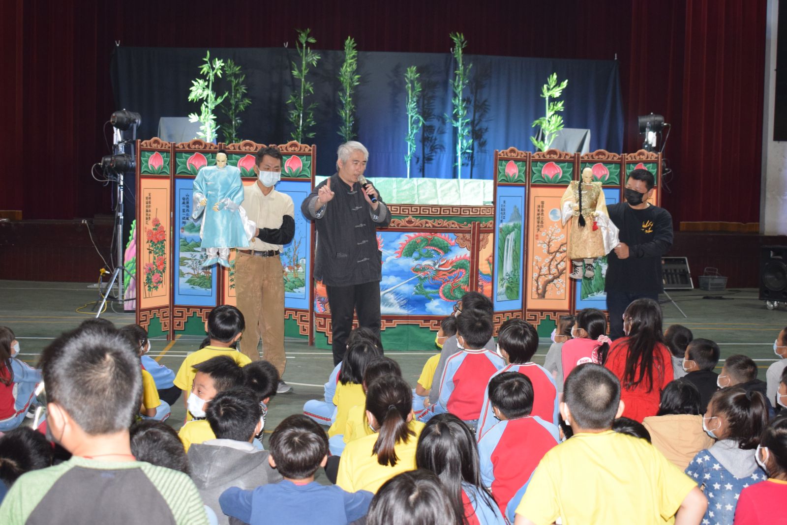 影／數位科技掌中戲校園巡演　《螢火蟲的燈泡不亮了》南陽國小首登場 - https://www.watchmedia01.com