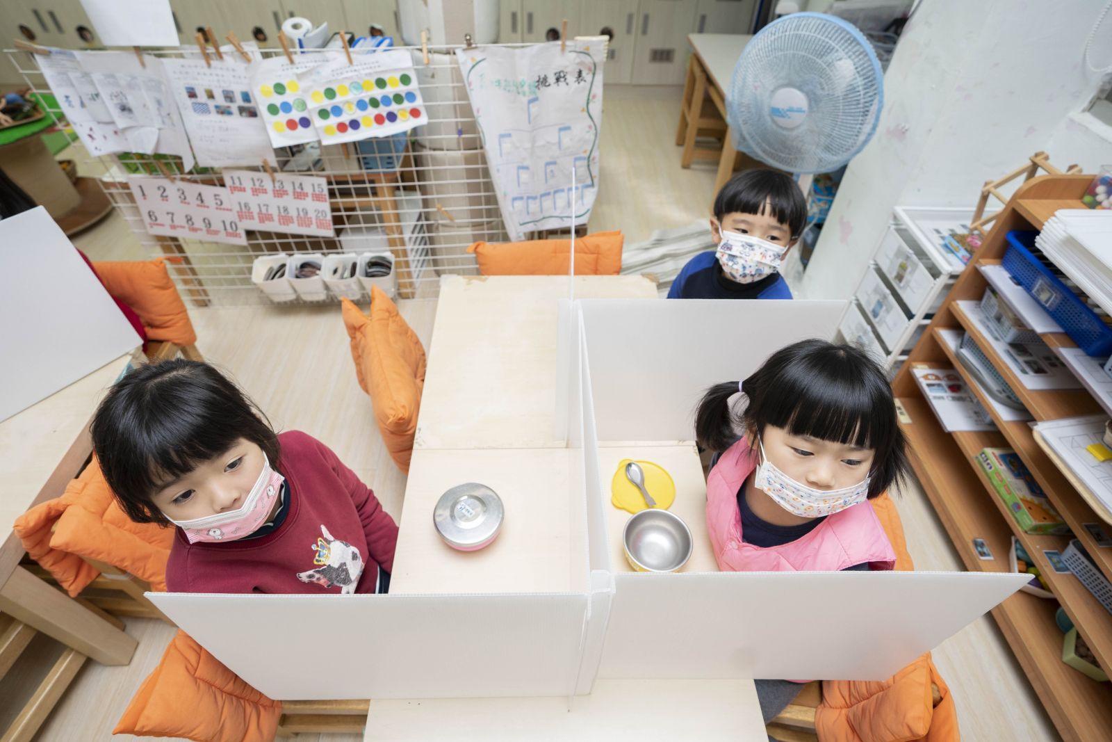 竹市府特製1萬5千組幼兒防疫隔板 幼兒園孩童用餐不再口沫橫飛 - https://www.watchmedia01.com