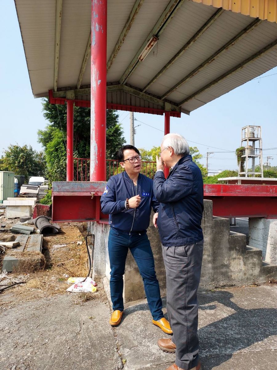 議員曹嘉豪腳動不了！不是腳麻　驚見公墓白骨四散 - https://www.watchmedia01.com