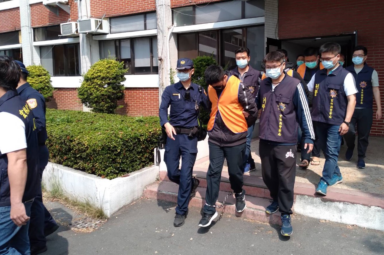 影／虎尾警逮砸車毀損「土惡霸」　不容許暴力犯罪還民安居空間 - https://www.watchmedia01.com