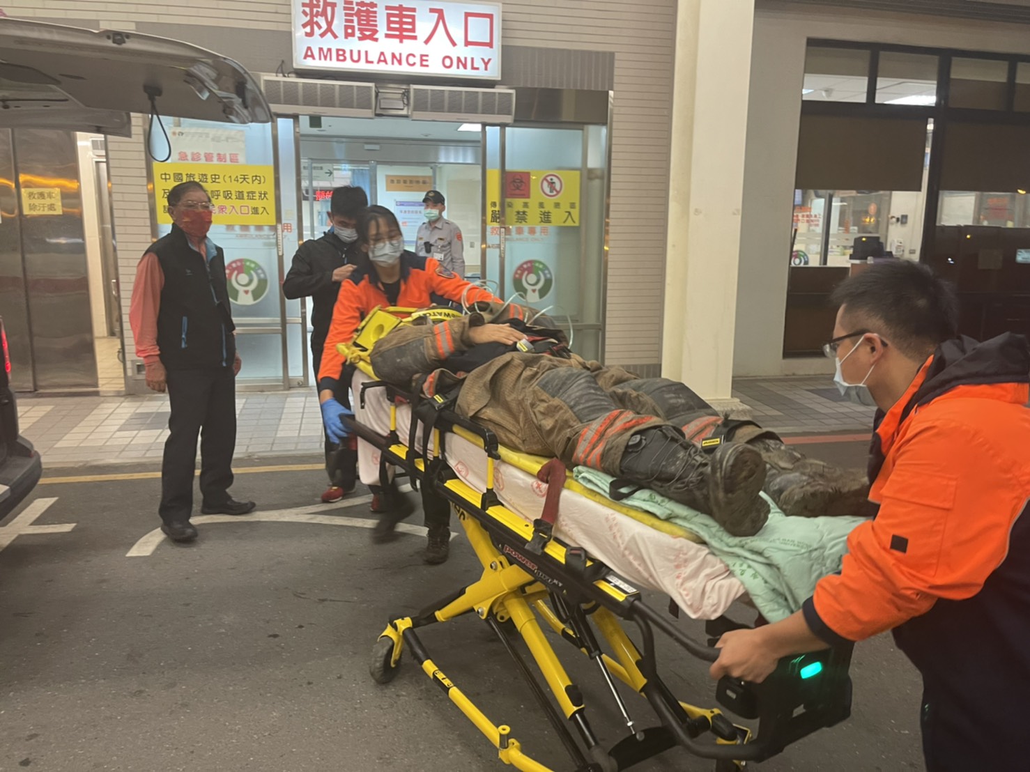 台南佳里惡火奪命 2焦屍疑是屋主夫婦 - https://www.watchmedia01.com