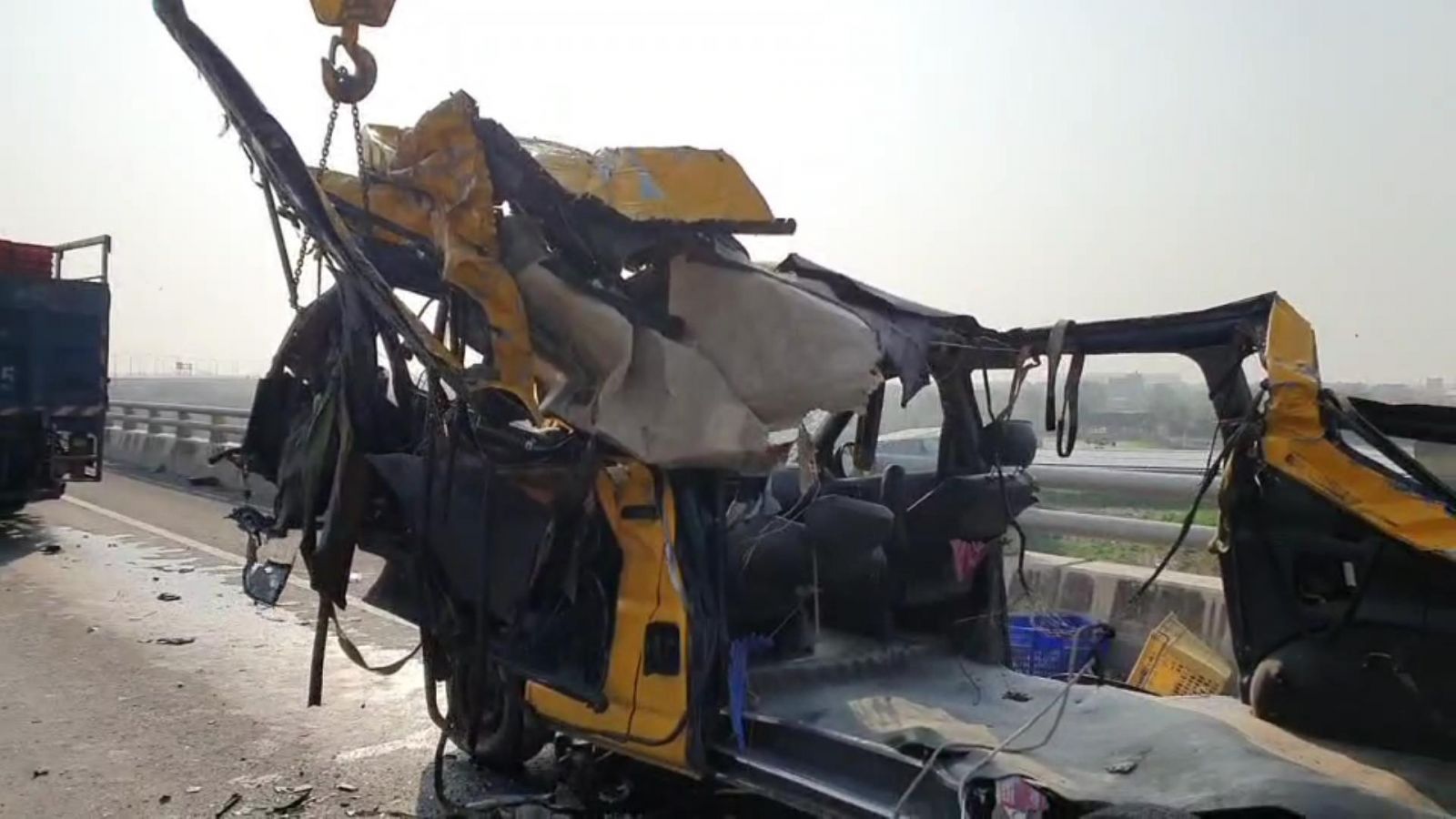 影／西濱快速道路工程車遭撞　釀成一死一命危 - https://www.watchmedia01.com