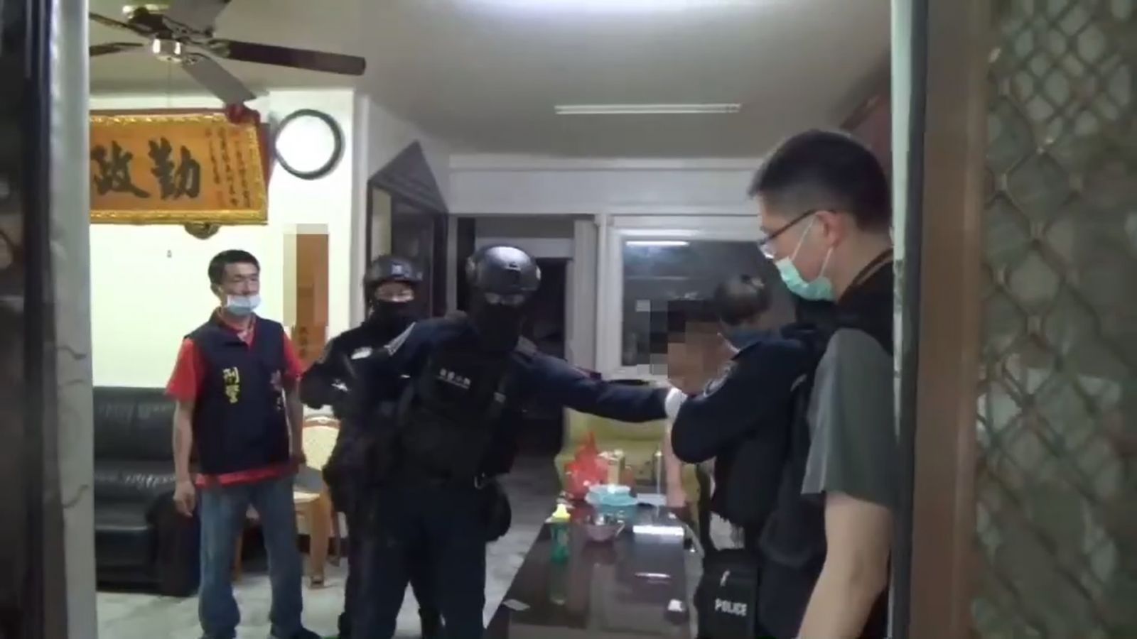 影／虎尾五惡霸砸店耍流氓　檢警出擊瓦解暴力集團 - https://www.watchmedia01.com