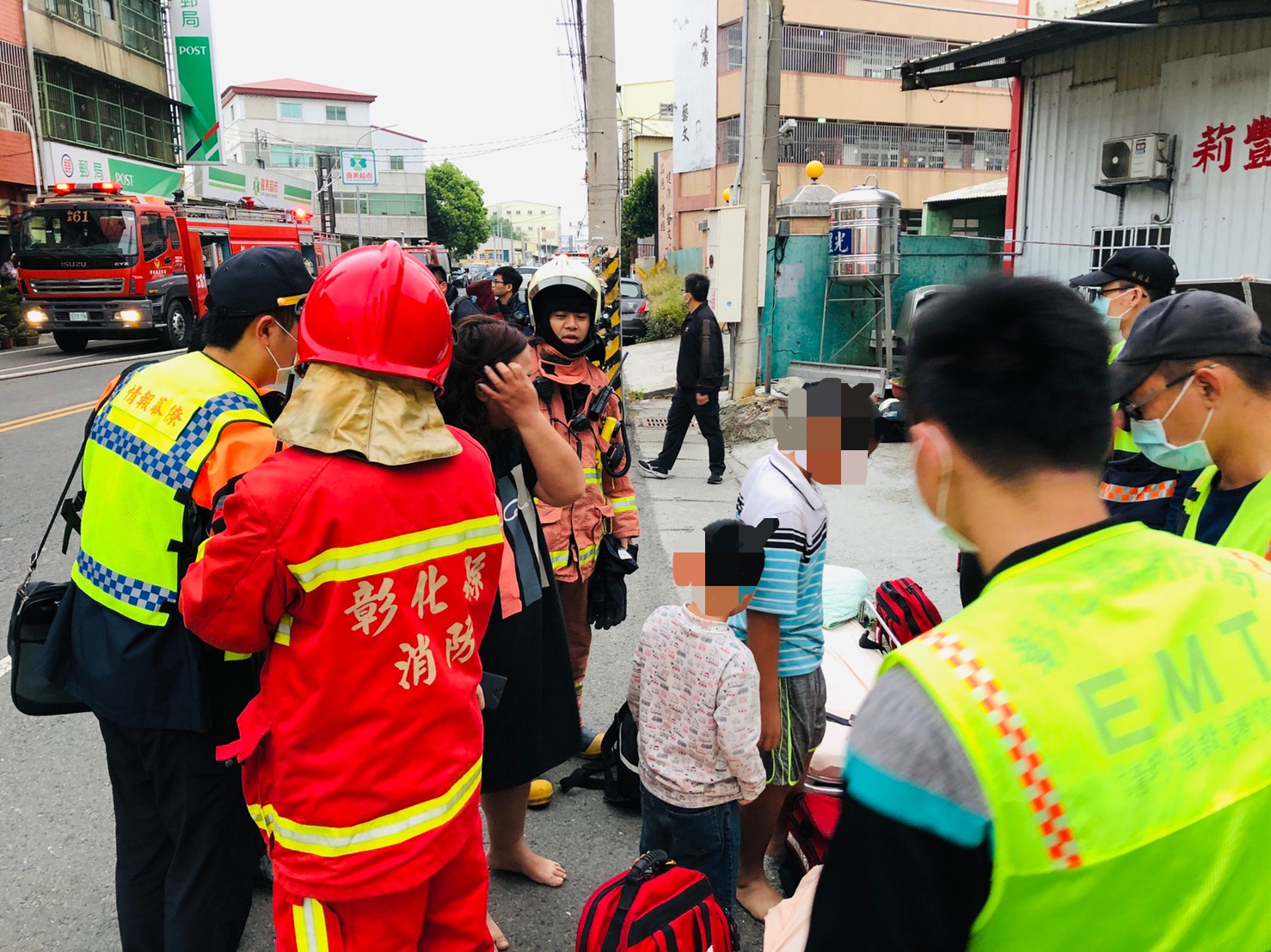 影／和美清晨民宅驚傳火災7人受困　全數被消防員救出 - https://www.watchmedia01.com