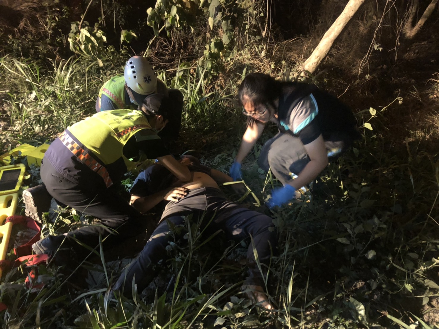 影／國1南下彰化疑高速競速衝飛邊坡車禍？三輕傷一命危 - https://www.watchmedia01.com