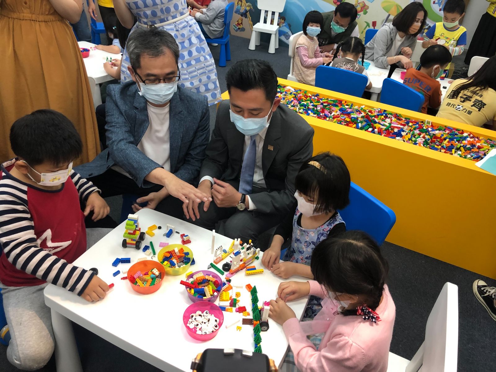 竹市府州廳變身「樂高城」 樂高版州廳與摃丸湯亮相 - https://www.watchmedia01.com