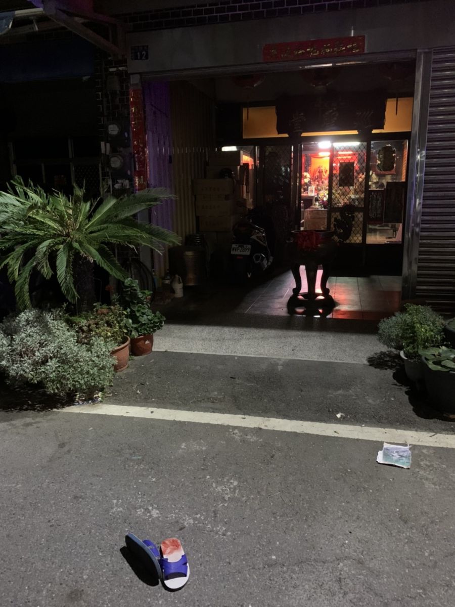 影／「偷吃」惹禍？枕邊人拿大剪刀剪了「大雕」 - https://www.watchmedia01.com
