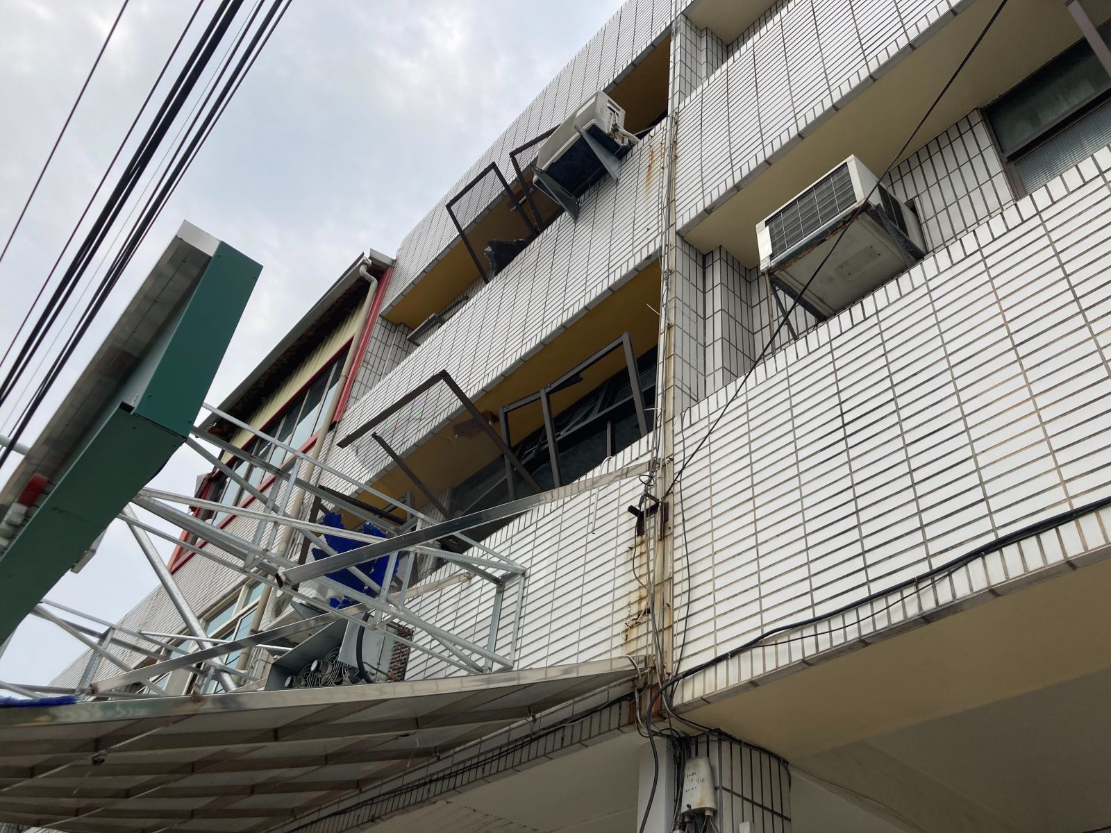 影／轟然巨響　田尾連鎖飲料店氣爆連鐵門也都炸飛 - https://www.watchmedia01.com