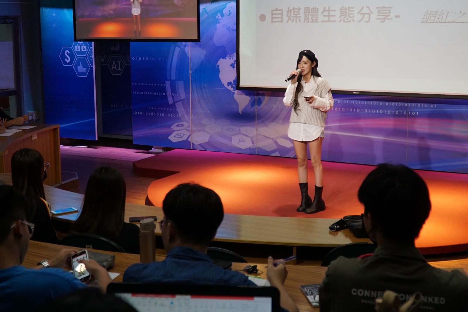 影／王雅婷分享網紅經驗　與粉絲談情說愛 - https://www.watchmedia01.com
