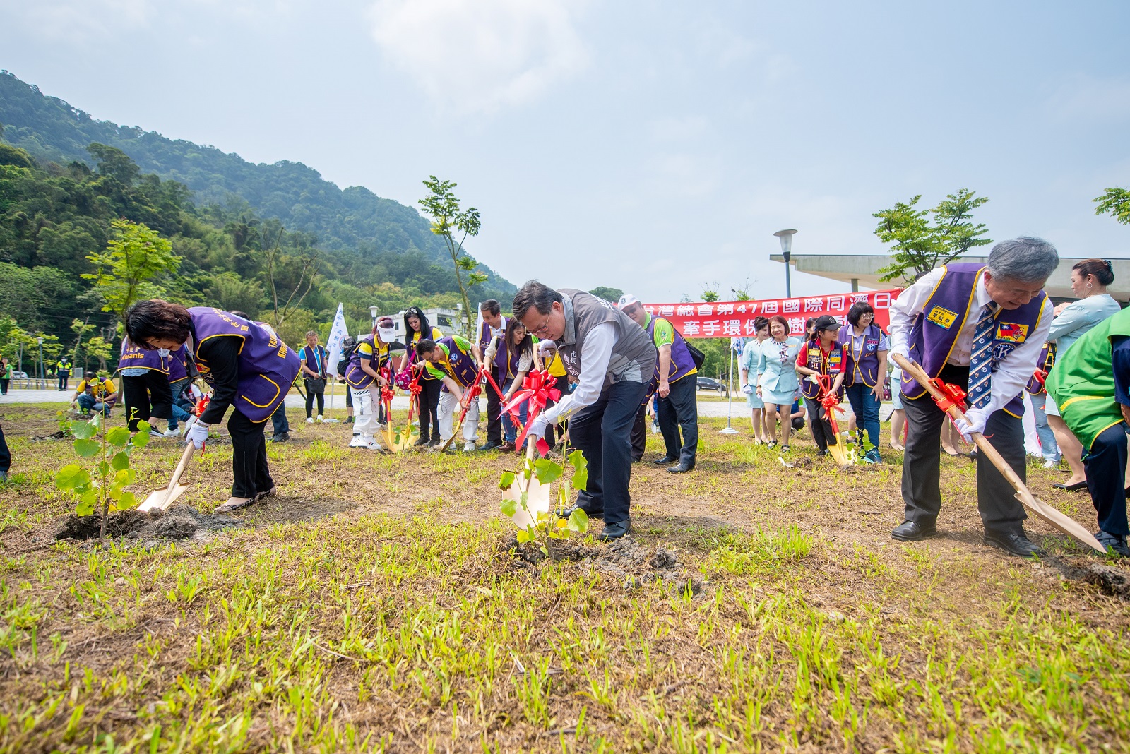 國際同濟日植樹活動 溪洲旅遊服務區植500棵白楊樹 打造綠意空間 - https://www.watchmedia01.com