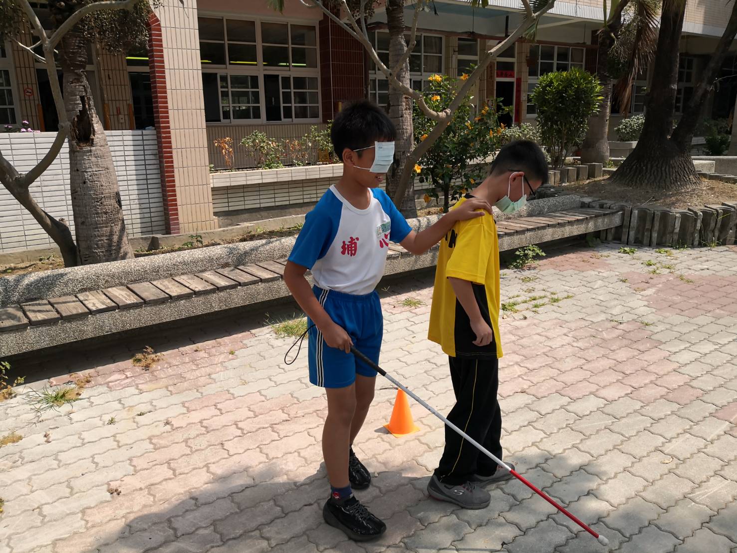 影／埔心國小體驗身障辛苦　讓小學生懂得珍惜自己學會愛 - https://www.watchmedia01.com