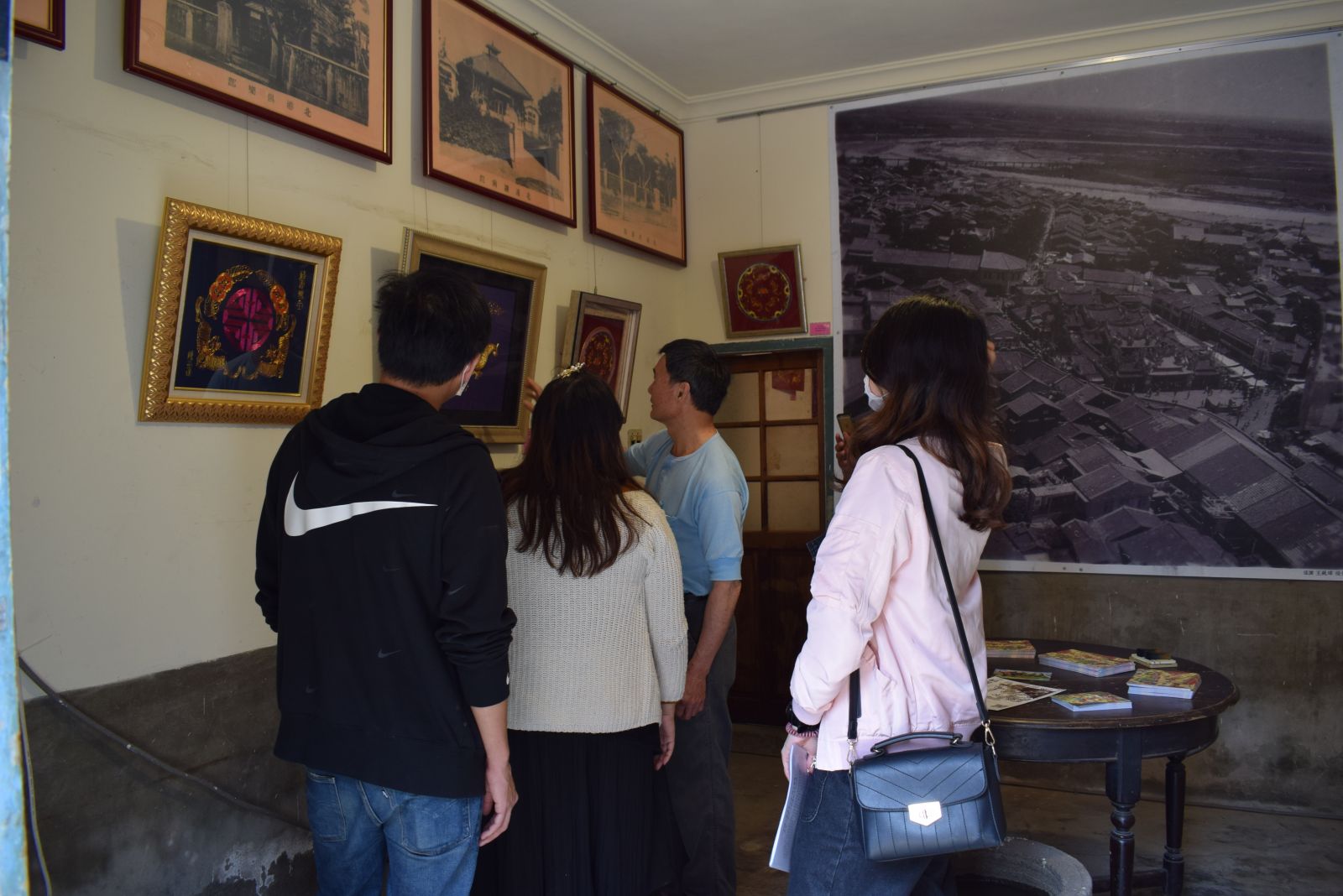 影／「刺繡工藝傳習記憶-師生聯展」　北港賣春茶室開展 - https://www.watchmedia01.com
