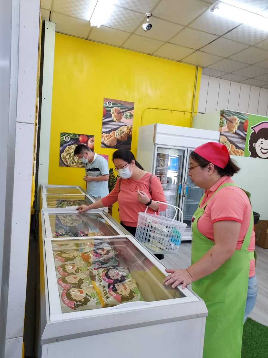 影／蔥媽媽食品旗艦館開幕試營運　錢龍皇揪團來打氣 - https://www.watchmedia01.com