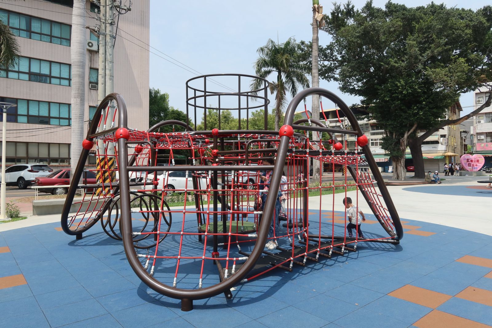 影／北斗玄璣公園引爭論　藉北斗七星意象行銷小鎮美食 - https://www.watchmedia01.com