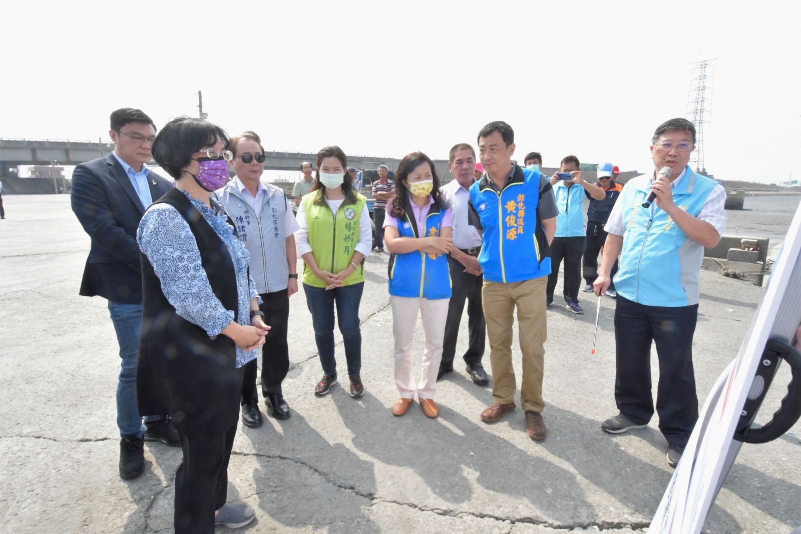 彰縣府斥資105萬 修復崑崙台泊地路面及漁船筏維修平台 - https://www.watchmedia01.com