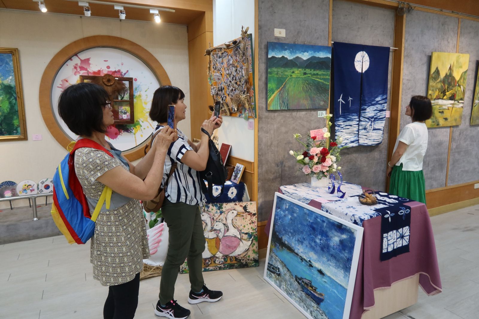 影／養鴨女孩‧蛻變　鄭芬蘭創作個展520員家藝廊展出 - https://www.watchmedia01.com