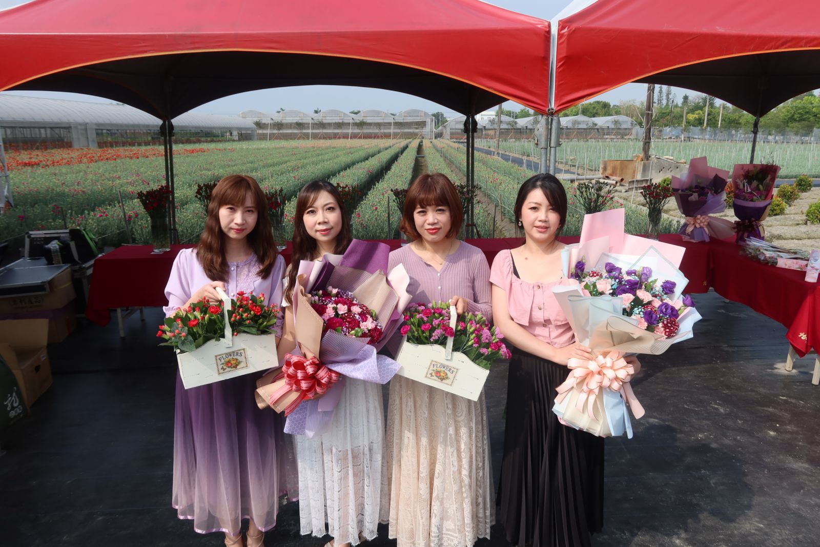 影／缺雨水　花現美好馨情王惠美行銷推廣康乃馨 - https://www.watchmedia01.com