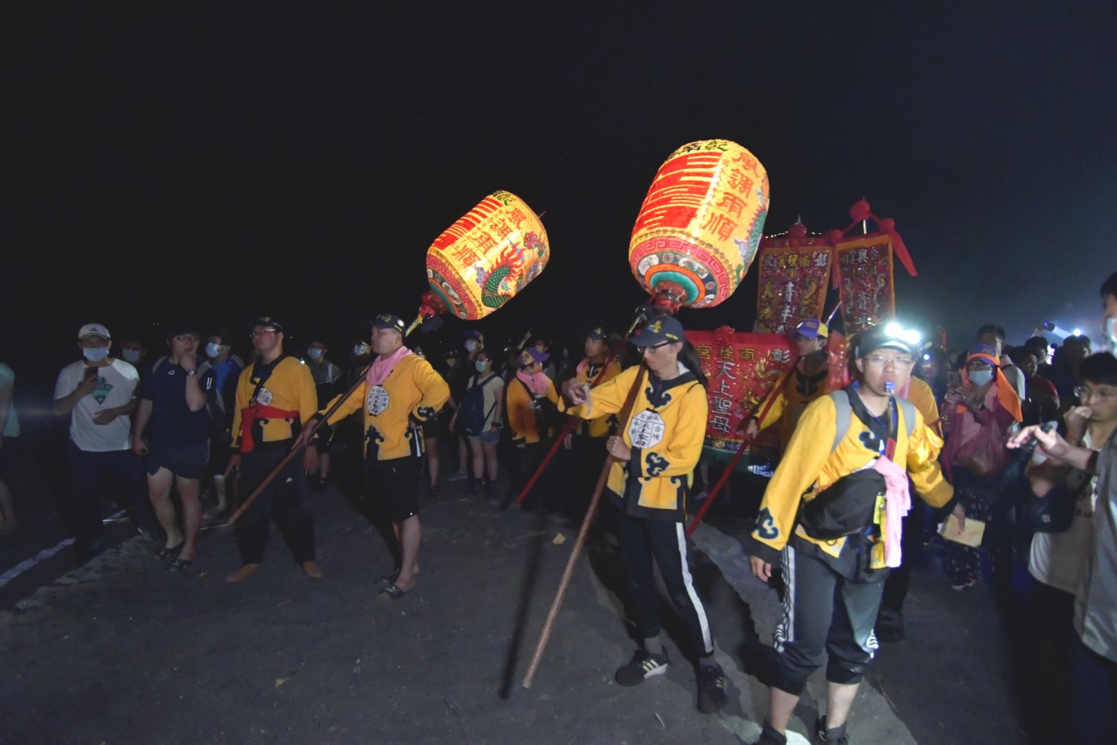 影／南瑤宮三媽愛潦溪　人神橫渡濁水溪壯舉 - https://www.watchmedia01.com