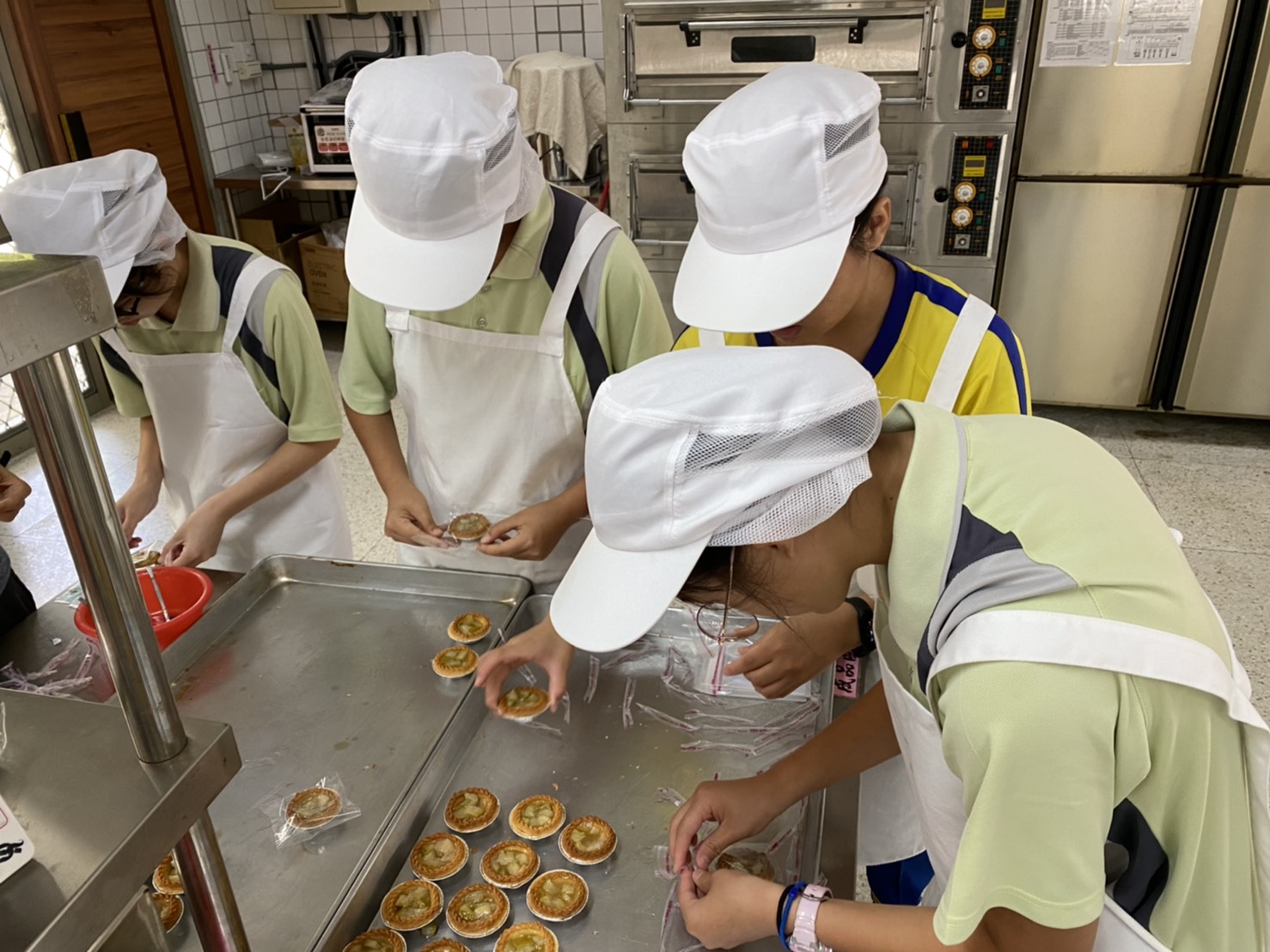 影／給孩子帶得走的能力！二水國中學生為長者製作時令餐盒 - https://www.watchmedia01.com