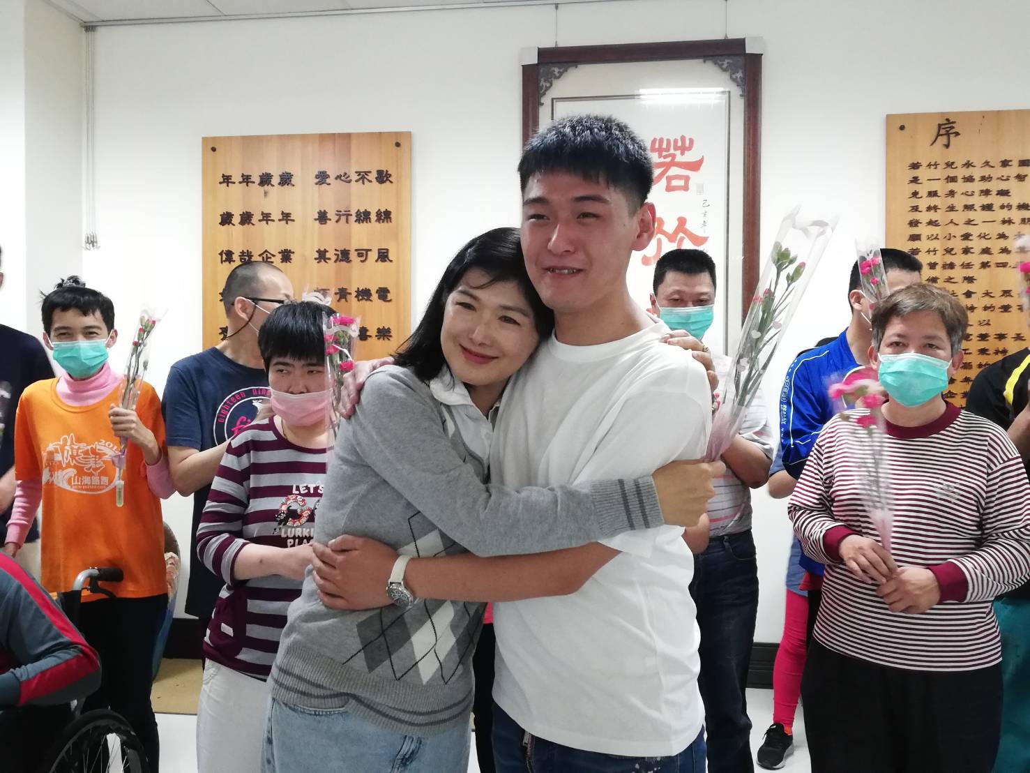 母親節心意轉大愛 贈加菜金助若竹兒 - https://www.watchmedia01.com