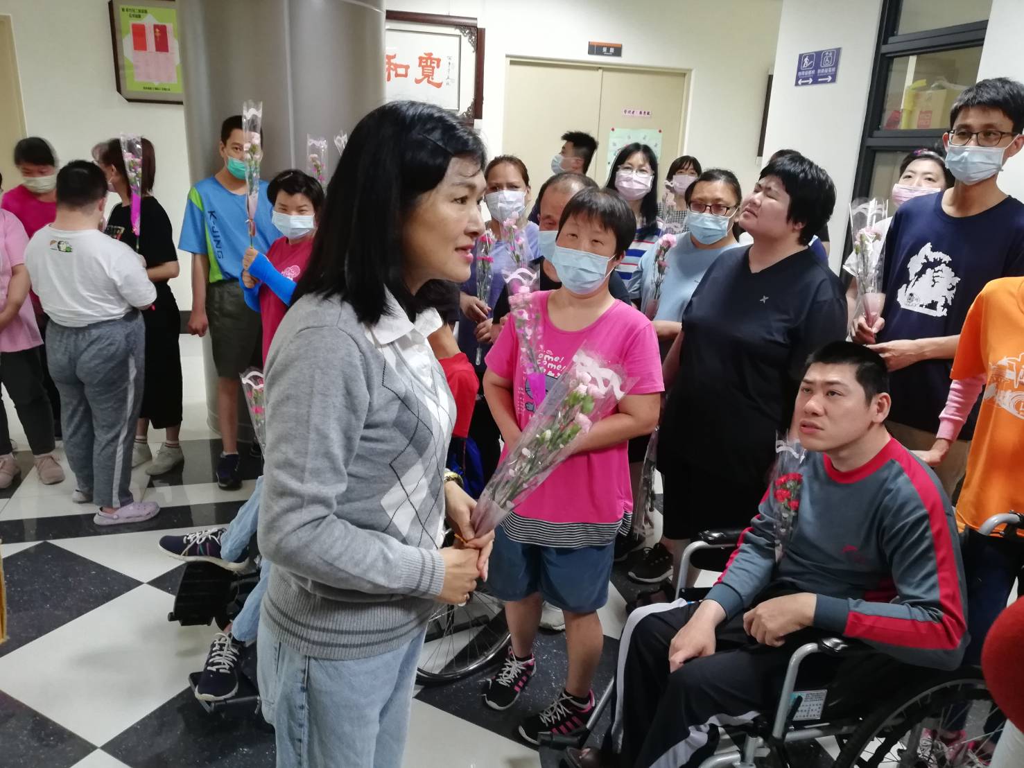 母親節心意轉大愛 贈加菜金助若竹兒 - https://www.watchmedia01.com