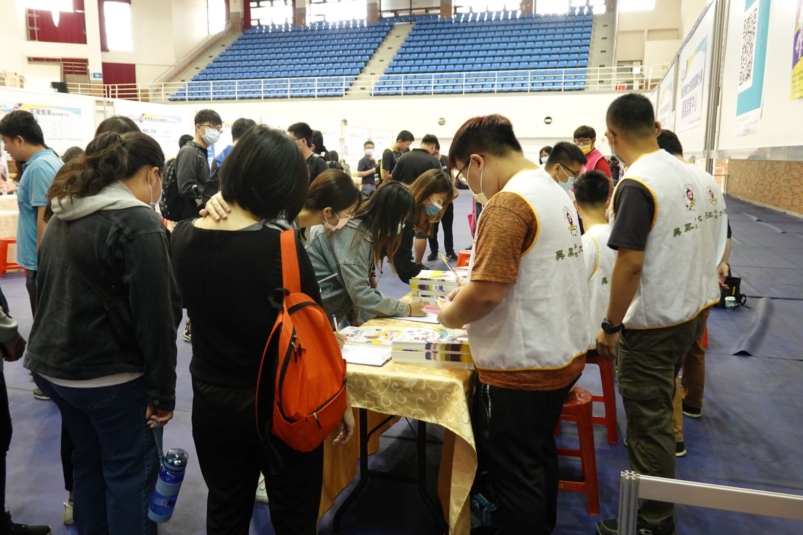 科大就博會兩千職缺 助畢業生「犇向職場」 - https://www.watchmedia01.com