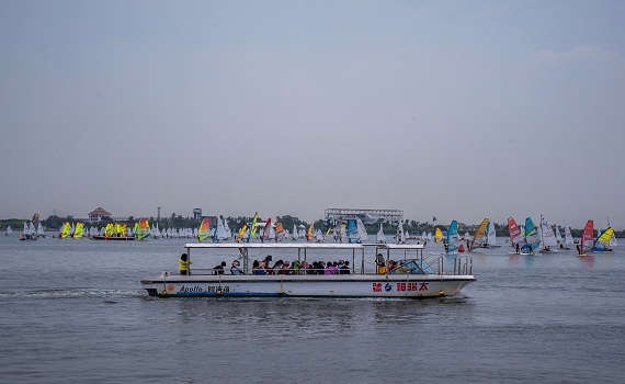 大鵬灣帆船生活節百帆齊發　運動結合觀光享受海灣生活 - https://www.watchmedia01.com