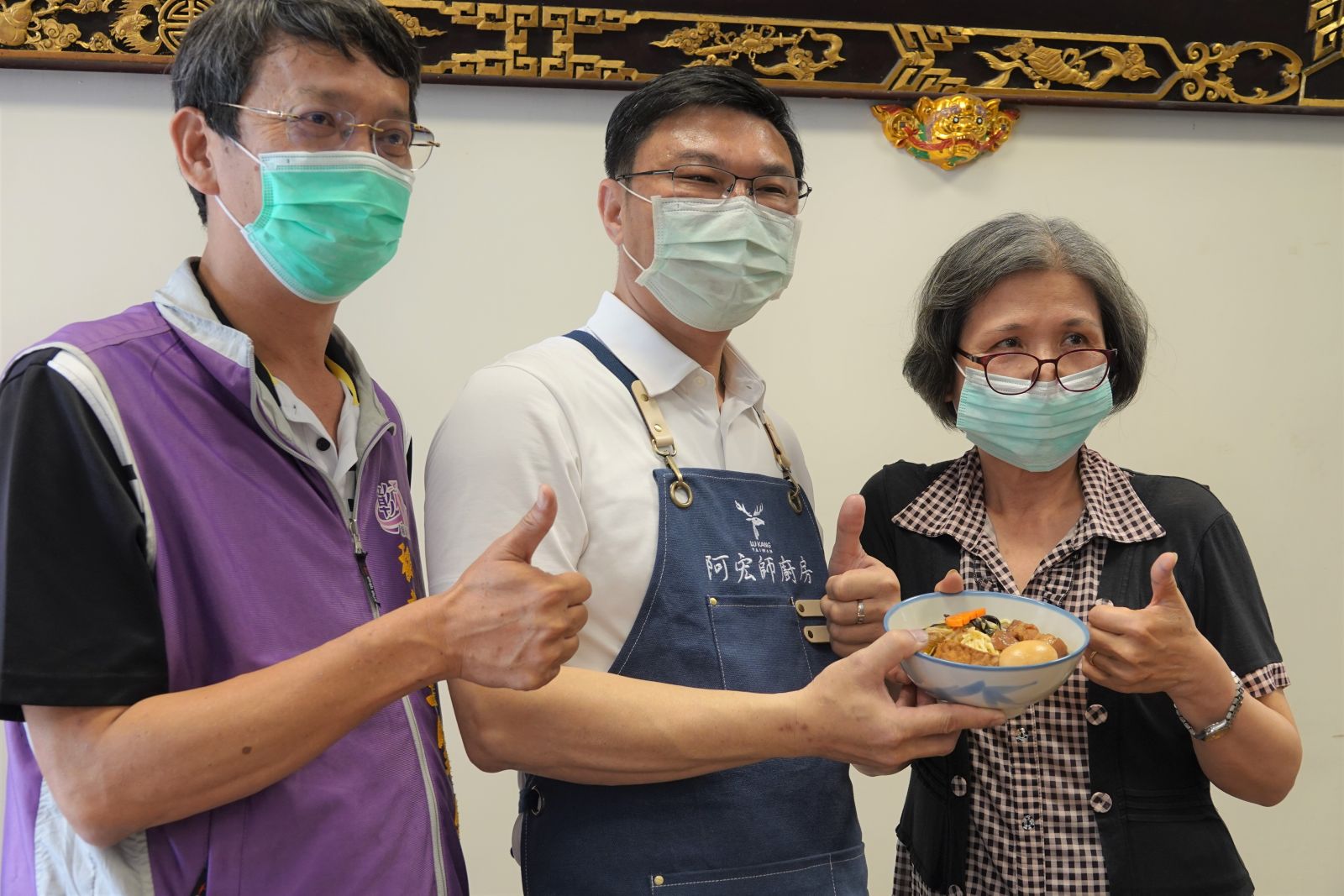 影／鹿港鎮長許志宏顯身手　阿宏師端出特製立夏炒麵 - https://www.watchmedia01.com
