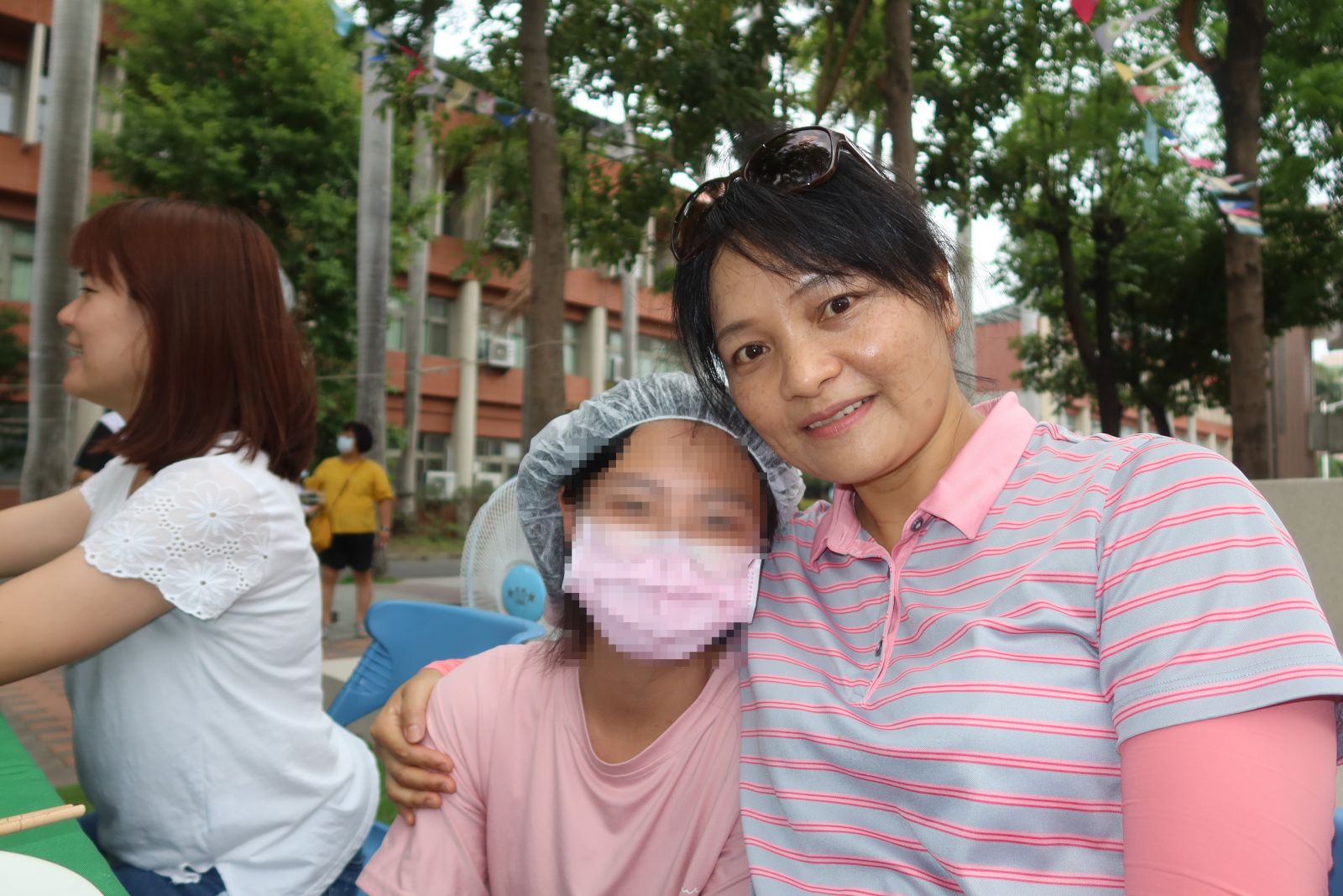 影／賺人眼淚的母親節 員林高中學子包水餃、舀湯謝親恩　 - https://www.watchmedia01.com