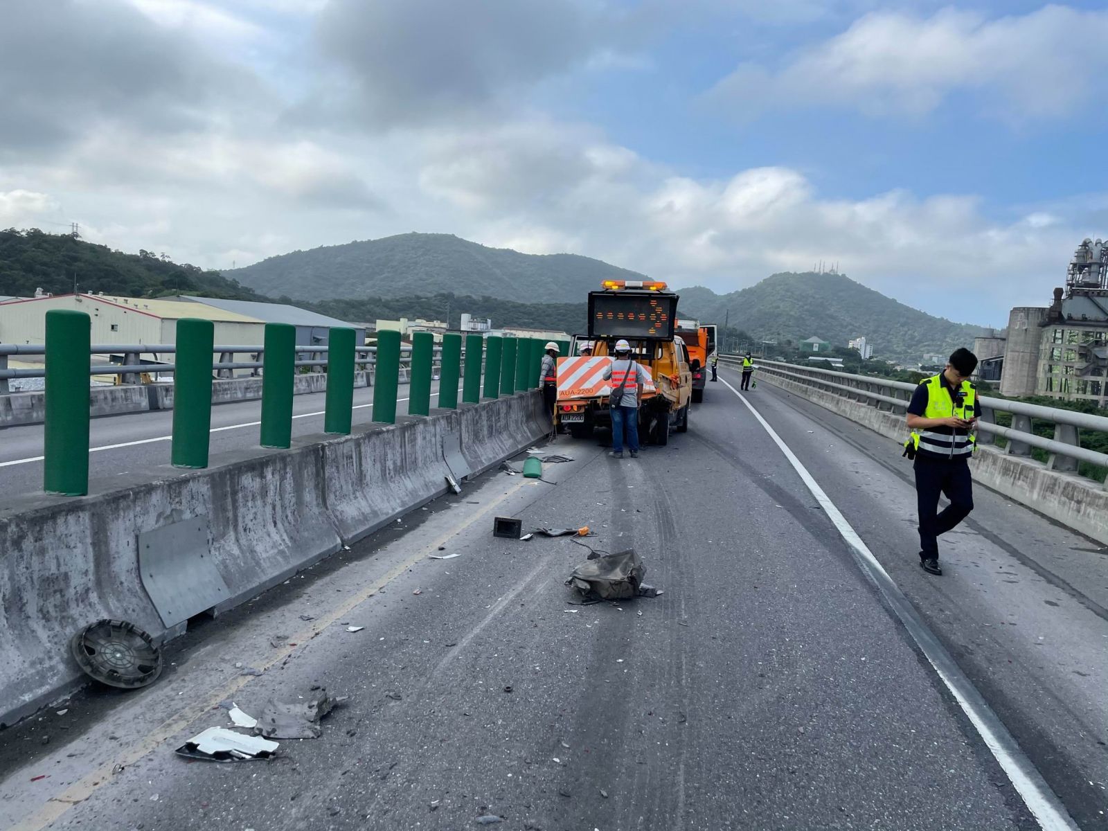 蘇花改砂石車撞施工車輛 2工人不治 - https://www.watchmedia01.com