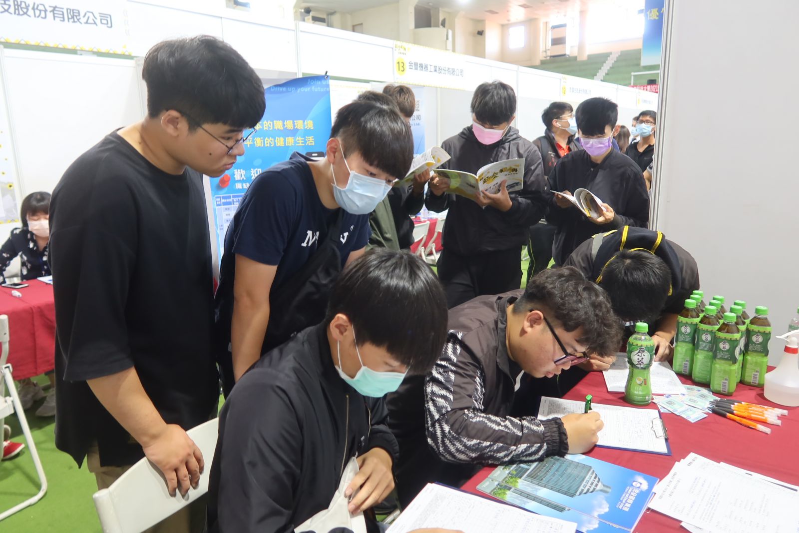 影／建國科大「2021薪火相傳就業博覽會」國軍招募受青睞 - https://www.watchmedia01.com