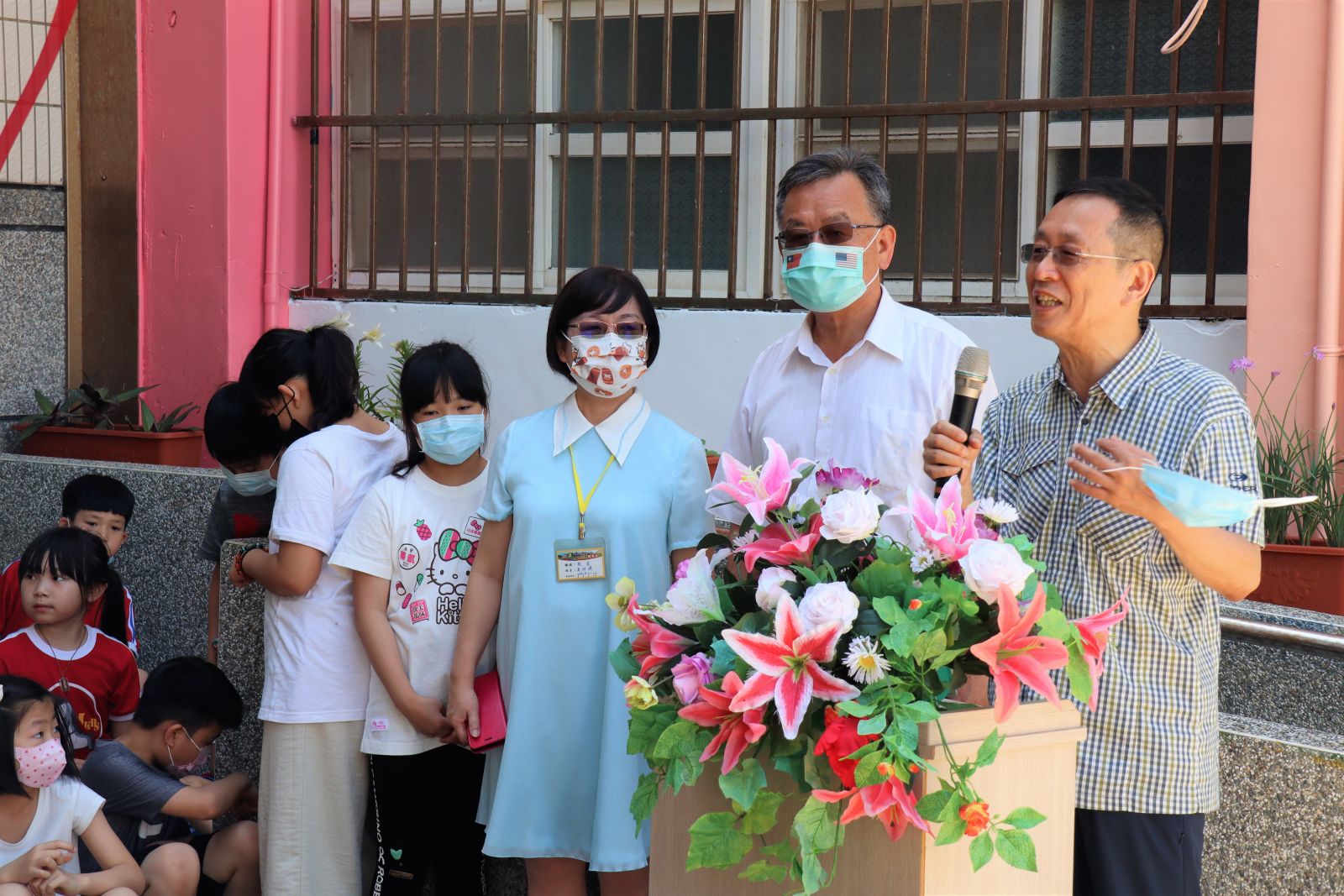 文津國際學園揭幕　賴峰偉一暖心舉動讓學生笑開懷 - https://www.watchmedia01.com