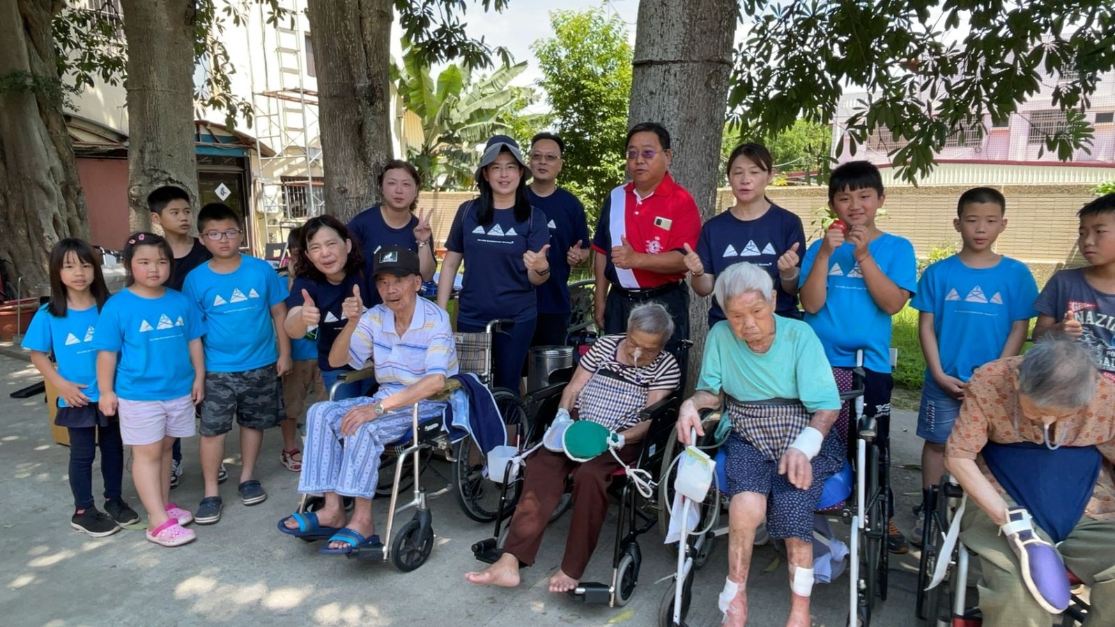影／文德國小用音樂傳愛 社區長輩一起歡慶母親節 - https://www.watchmedia01.com