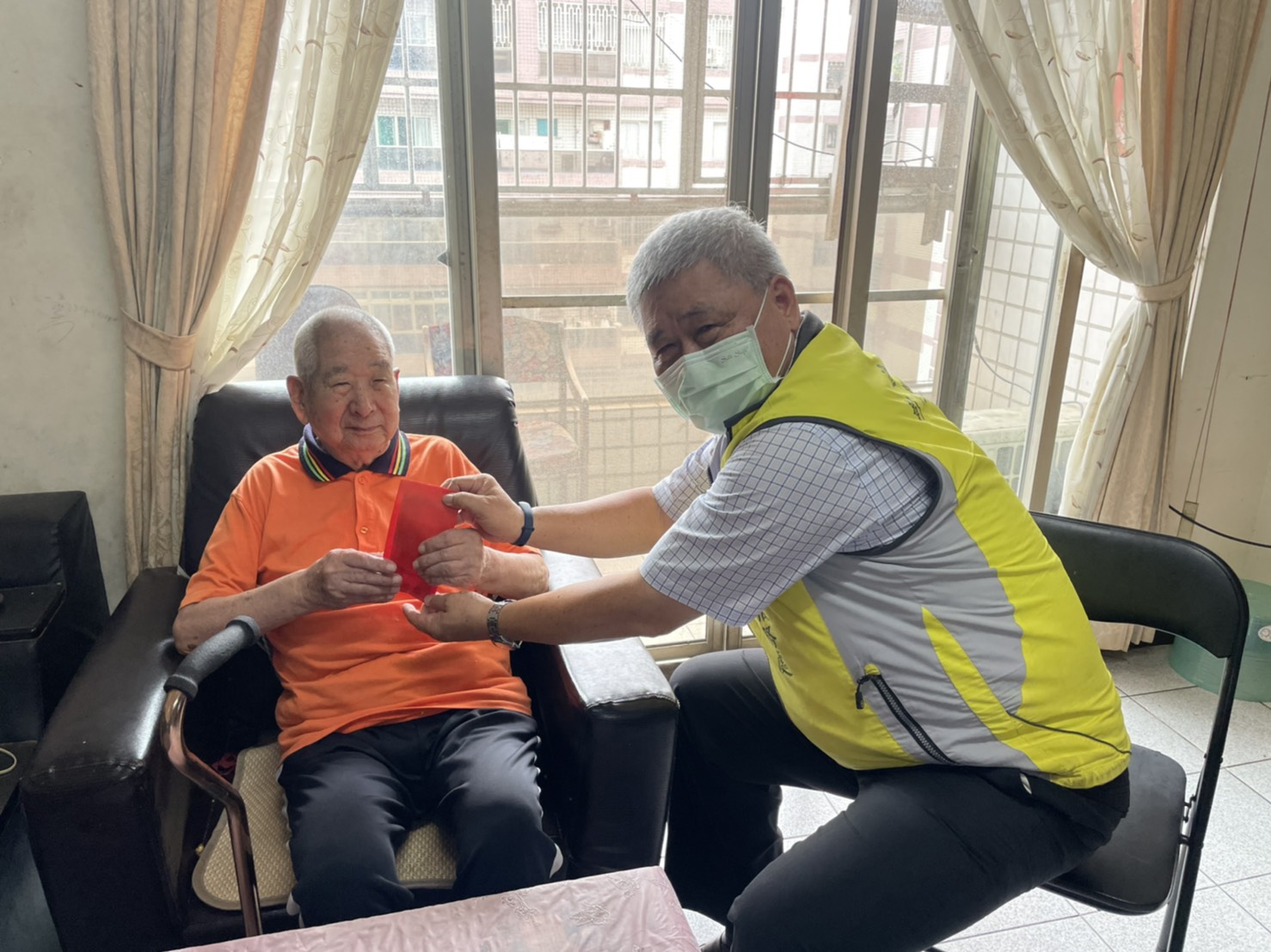 關懷彰化百齡人瑞榮民(眷)　中華佛教善緣慈善會贈賀壽金 - https://www.watchmedia01.com