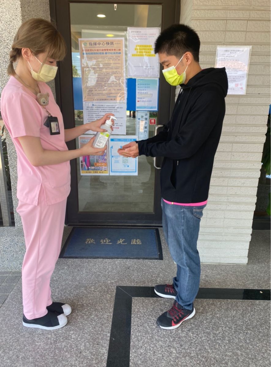 疫情升溫！彰縣藝文、萬人健檢喊卡、停止探病、校園不開放 - https://www.watchmedia01.com