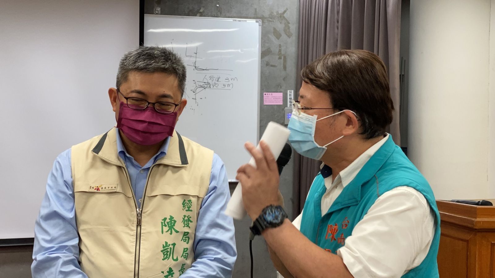 影 / 北門蘆竹溝居民赴市府陳抗 怒嗆市長「台南人的恥辱」 - https://www.watchmedia01.com