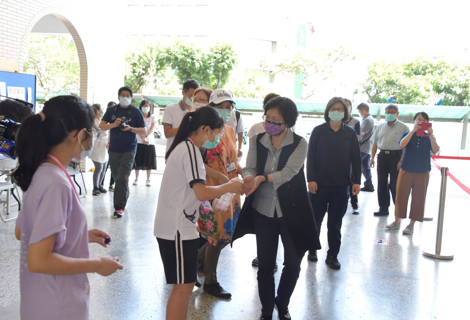 影／國中教育會考將登場　王惠美巡視考場防疫措施 - https://www.watchmedia01.com