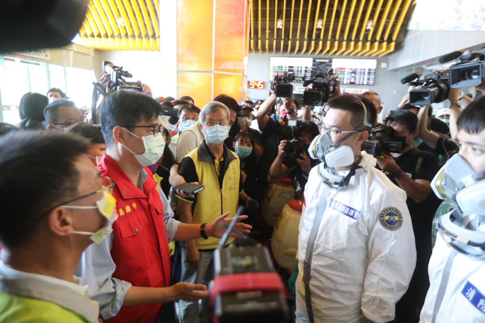 快訊／全台暴增180確診本土病例 南臺灣高雄市進入準三級警戒 - https://www.watchmedia01.com