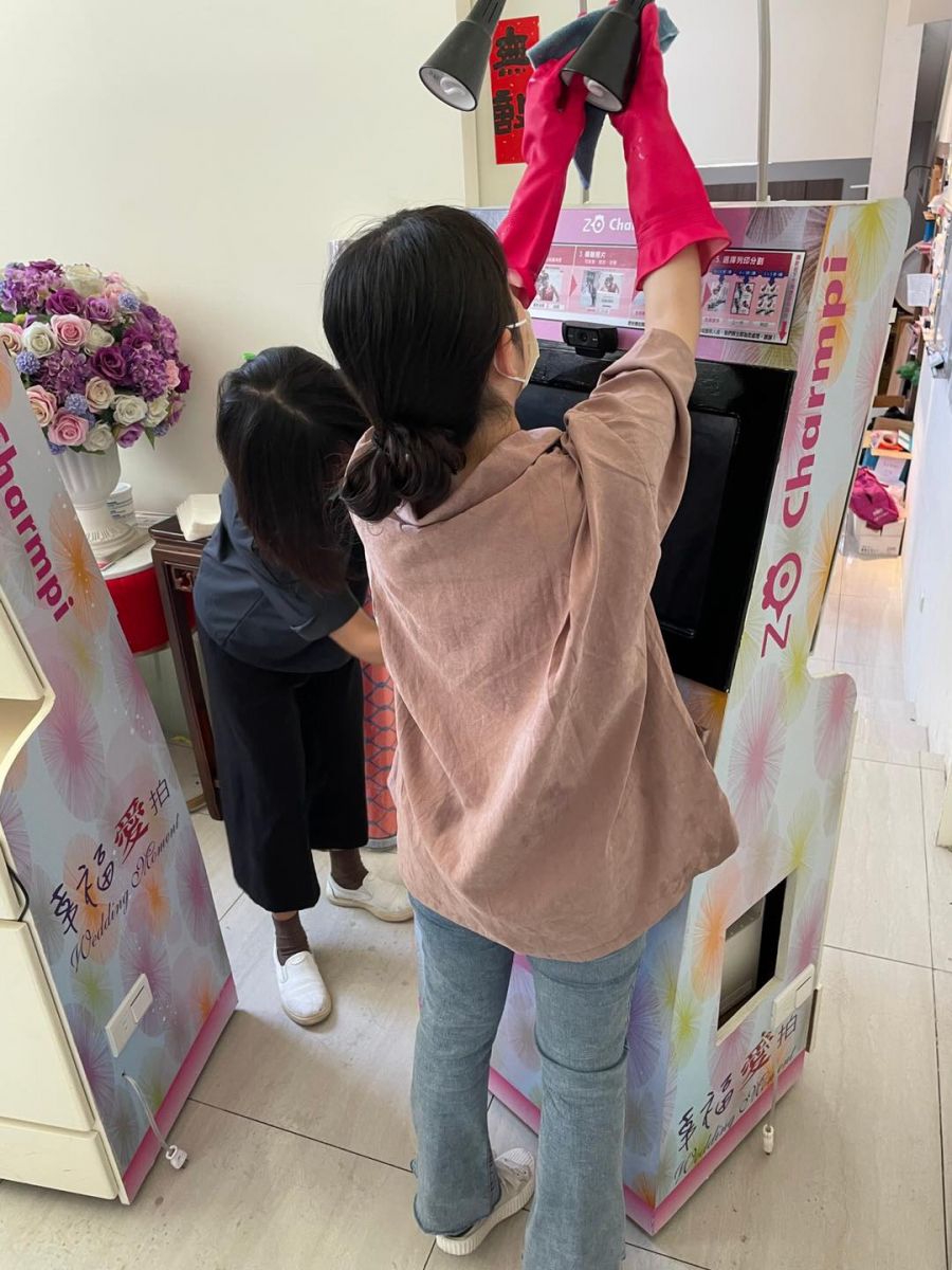 葡葡媽媽參加喜宴　花壇全國麗園餐廳火速酒精抹拭桌椅消毒 - https://www.watchmedia01.com
