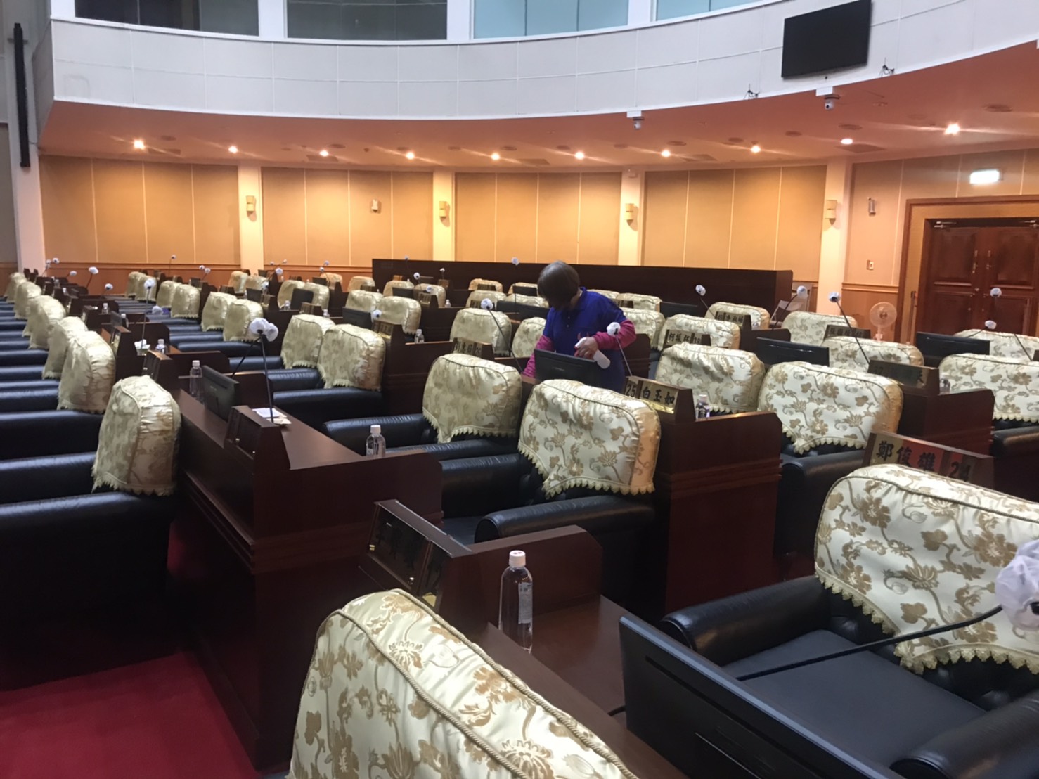 新冠肺炎疫情升溫　彰化縣議會定期會停會二週 - https://www.watchmedia01.com