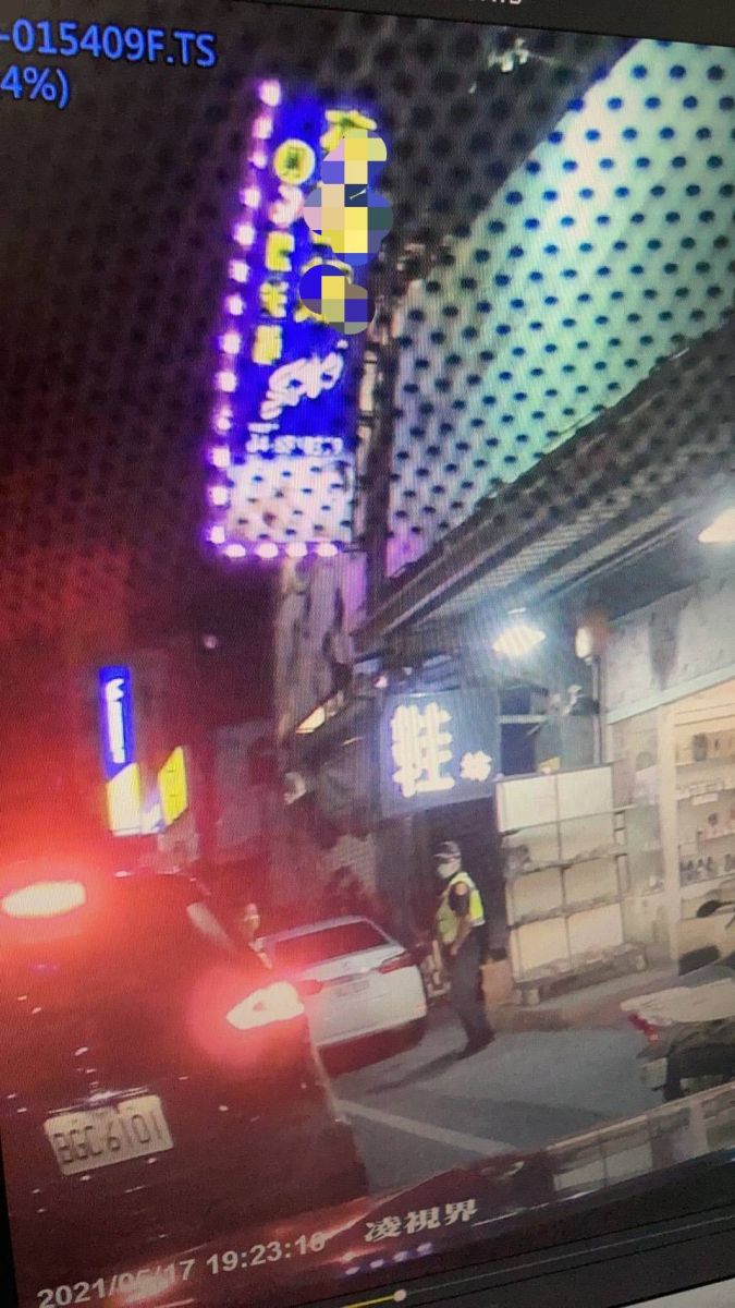 當警察是吃素的！按摩館拉下鐵門照「幹」　溪湖警方登門逮人 - https://www.watchmedia01.com