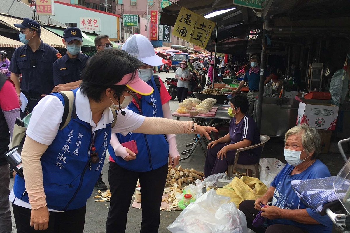 雲林今起外出需全程戴口罩 縣長張麗善率各局處長視察市場 - https://www.watchmedia01.com