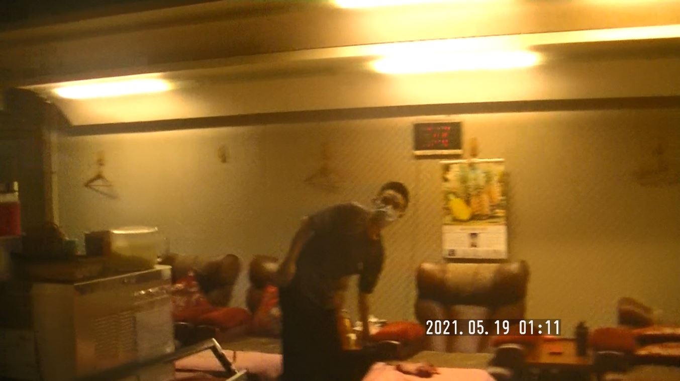 無視禁令！按摩館關門開燈營業　業者辯稱：學習指壓技巧 - https://www.watchmedia01.com