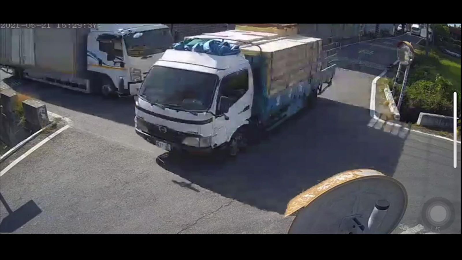 影／鹿港鎮吳厝巷發生類運「鈔」車車禍　車內三人受輕傷 - https://www.watchmedia01.com
